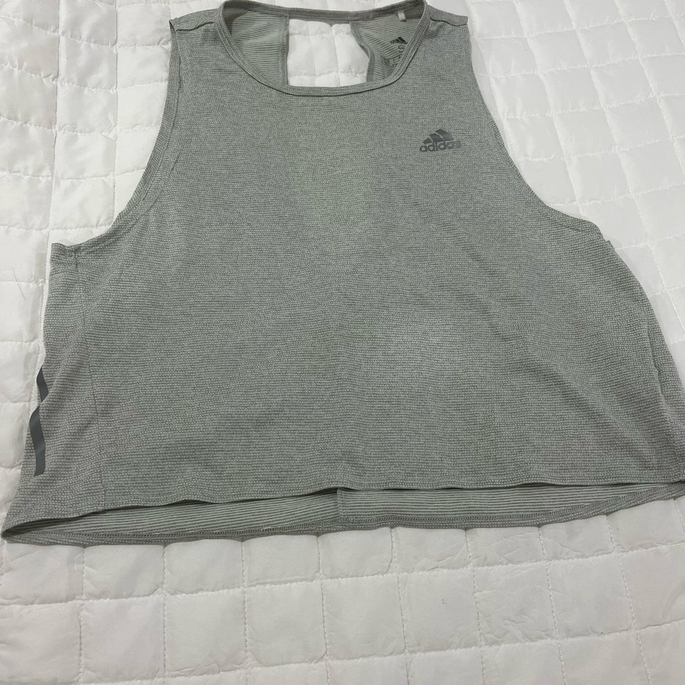 Super cute cropped adidas top